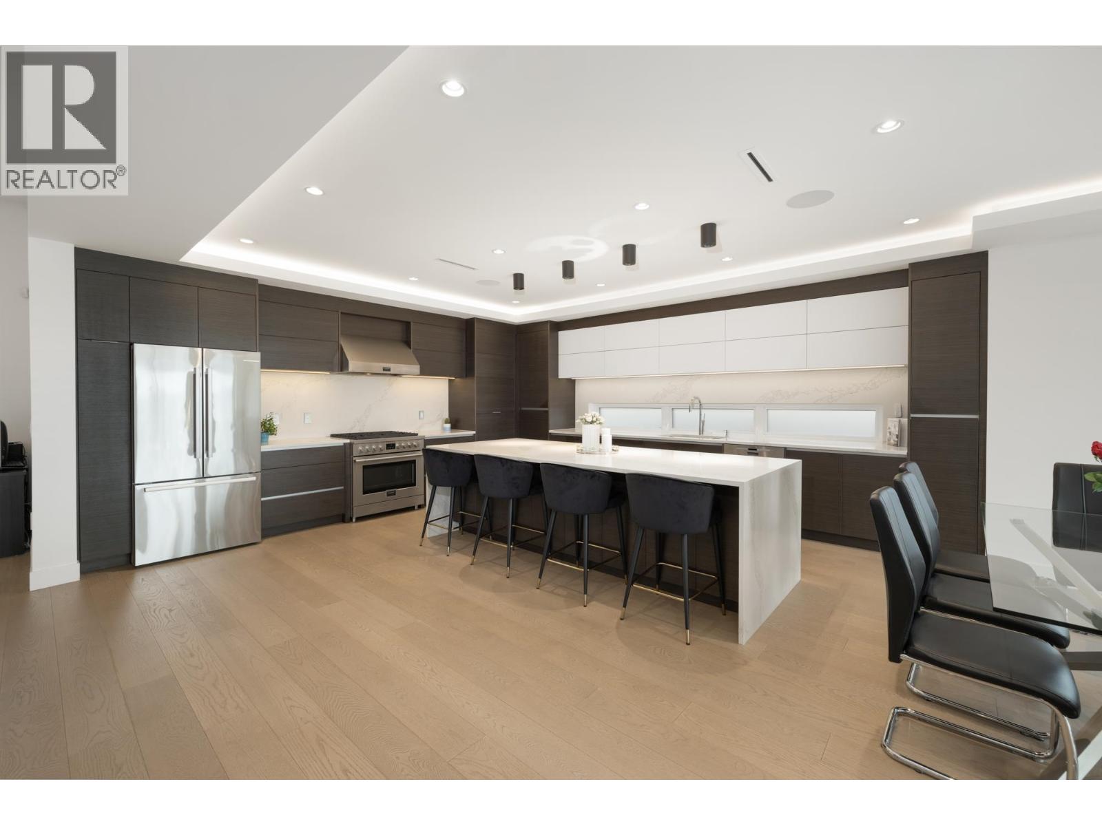 Property at 1052 CALVERHALL STREET image 5
