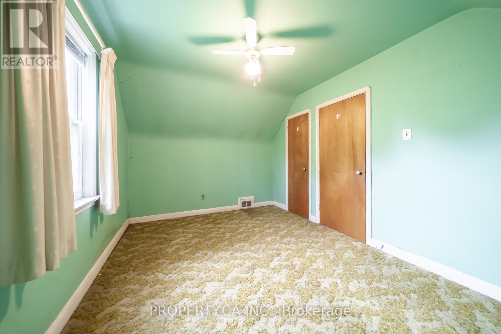 1622 Alexandra Boulevard, Mississauga, Ontario  L5E 2B7 - Photo 18 - W12337528