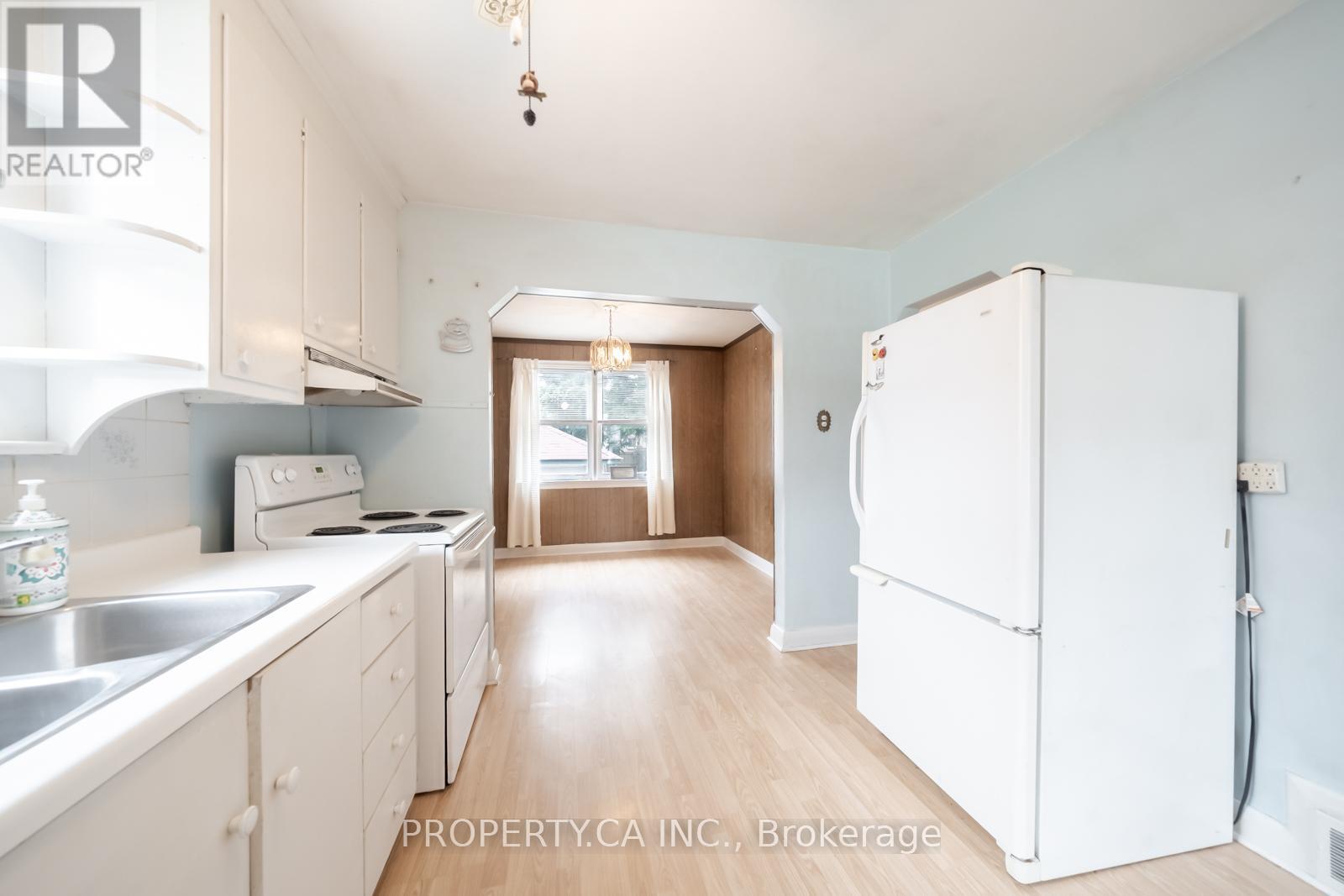 1622 Alexandra Boulevard, Mississauga, Ontario  L5E 2B7 - Photo 6 - W12337528