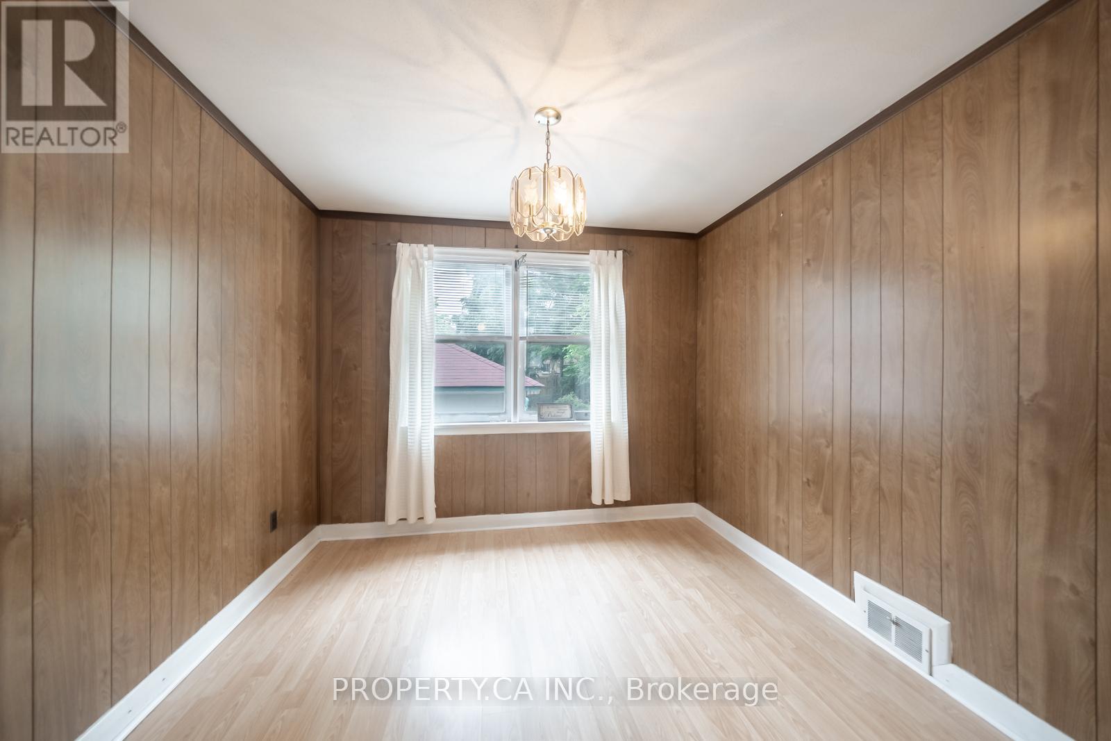 1622 Alexandra Boulevard, Mississauga, Ontario  L5E 2B7 - Photo 7 - W12337528