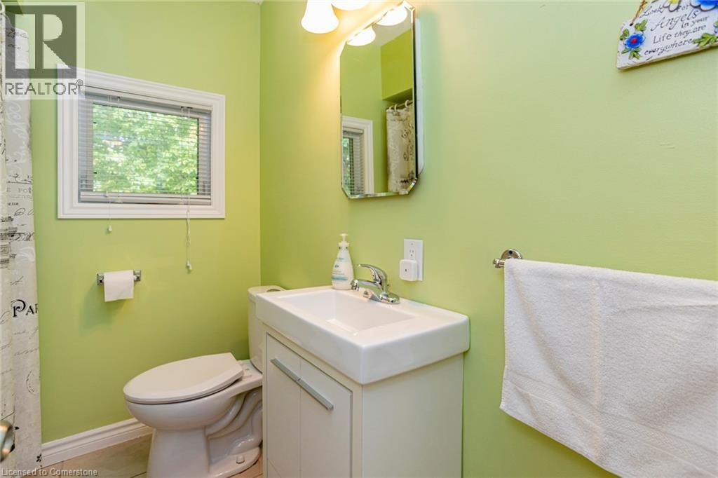 Photo 34 of 40 for 594 Gordon Avenue