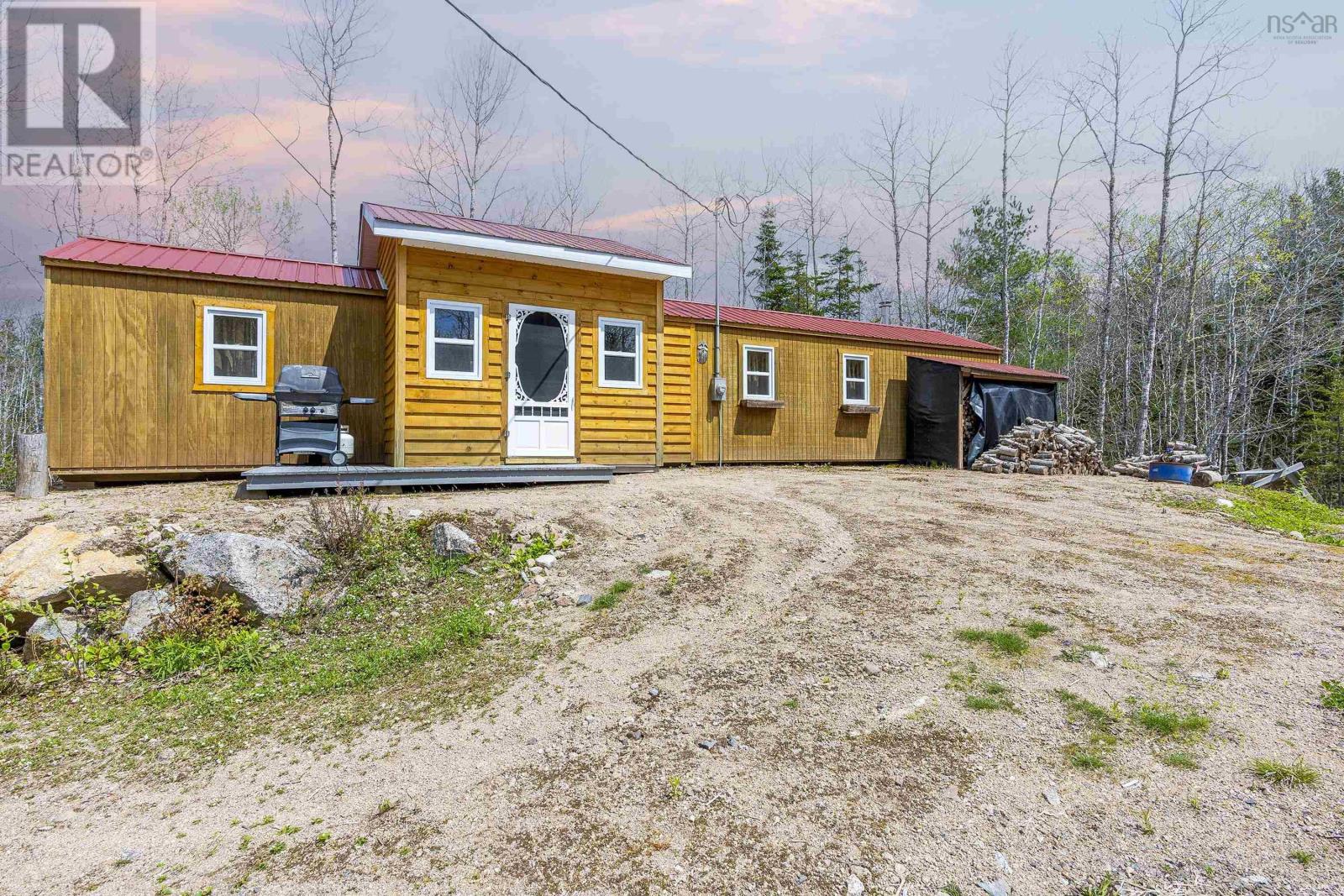 782 Waterloo Avenue, Waterloo Lake, Nova Scotia  B0S 1P0 - Photo 3 - 202510934