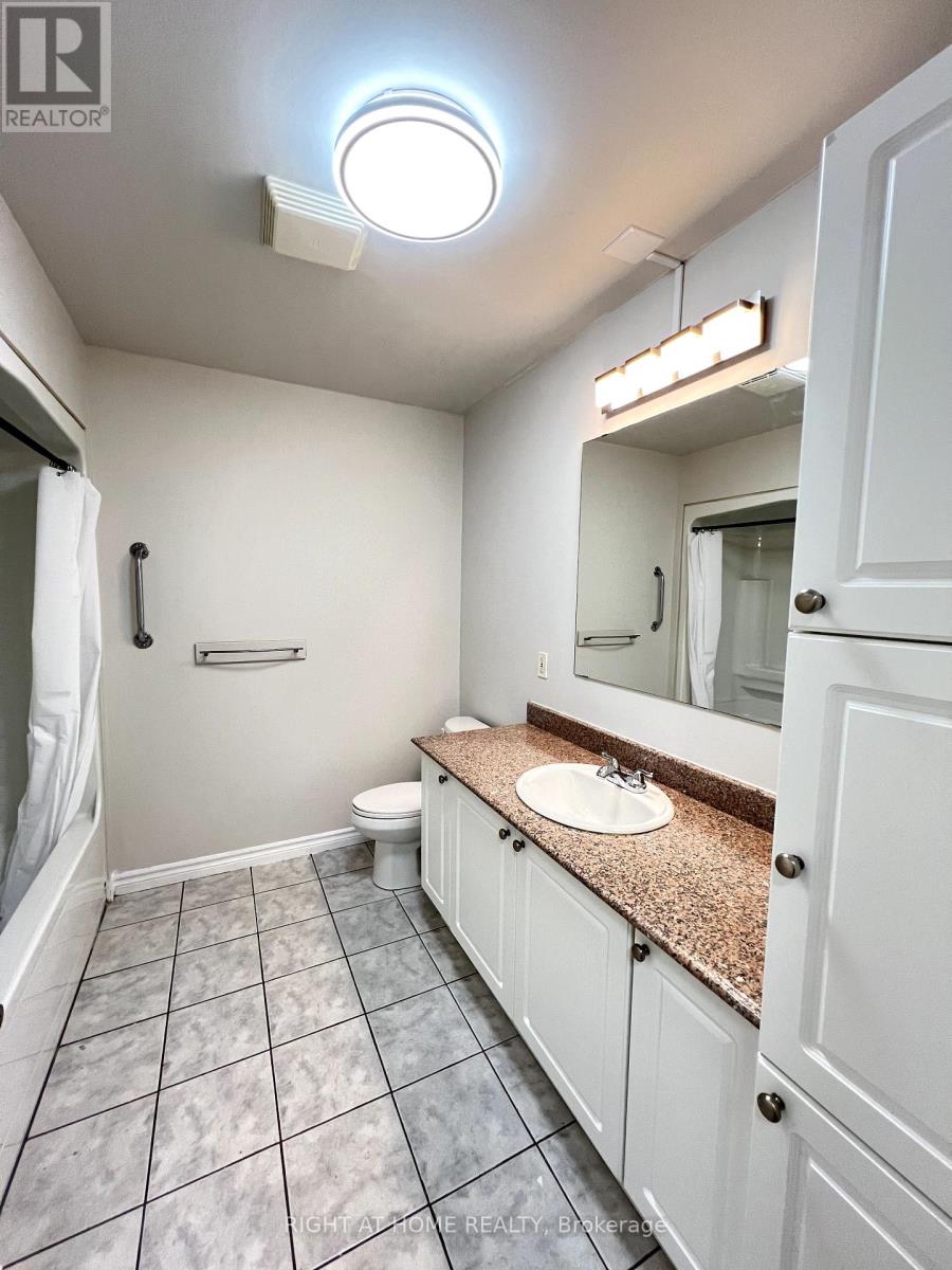 403 - 135 James Street S, Hamilton, Ontario  L8P 2Z6 - Photo 10 - X12337558
