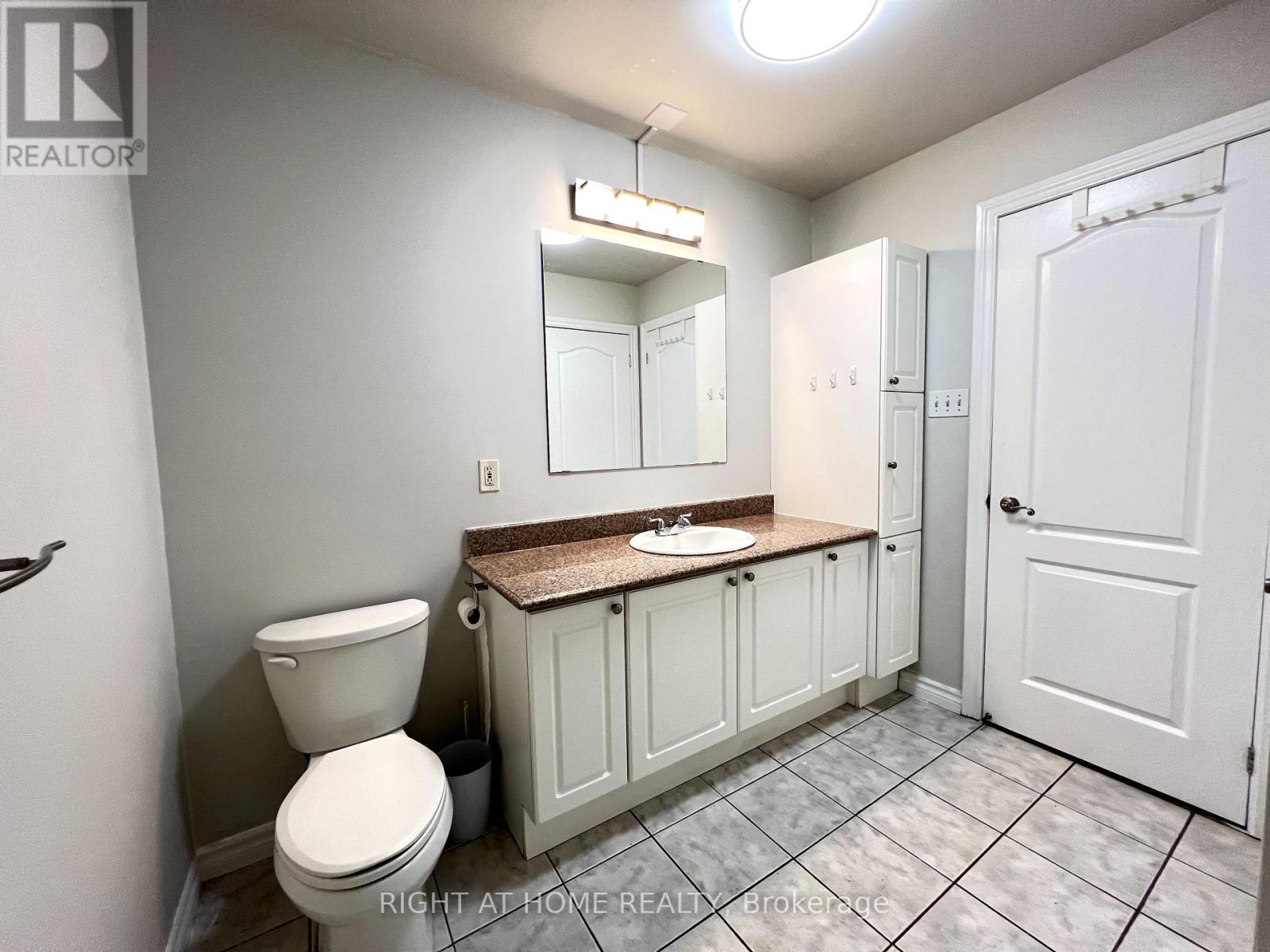 403 - 135 James Street S, Hamilton, Ontario  L8P 2Z6 - Photo 11 - X12337558