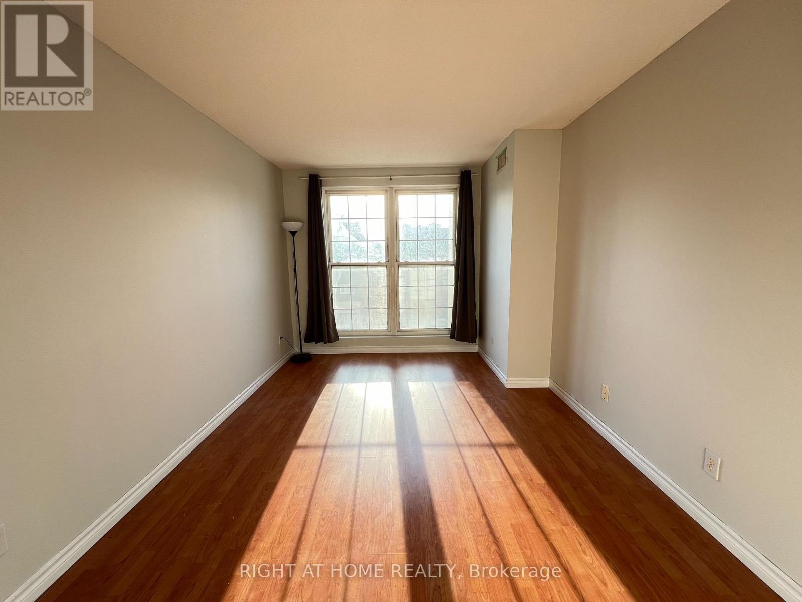 403 - 135 James Street S, Hamilton, Ontario  L8P 2Z6 - Photo 4 - X12337558