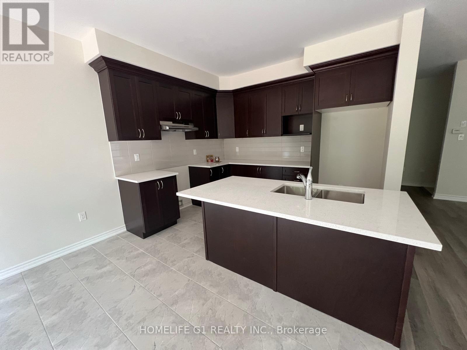 415 Beechwood Forest Lane, Gravenhurst, Ontario  P1P 0H8 - Photo 10 - X12337631