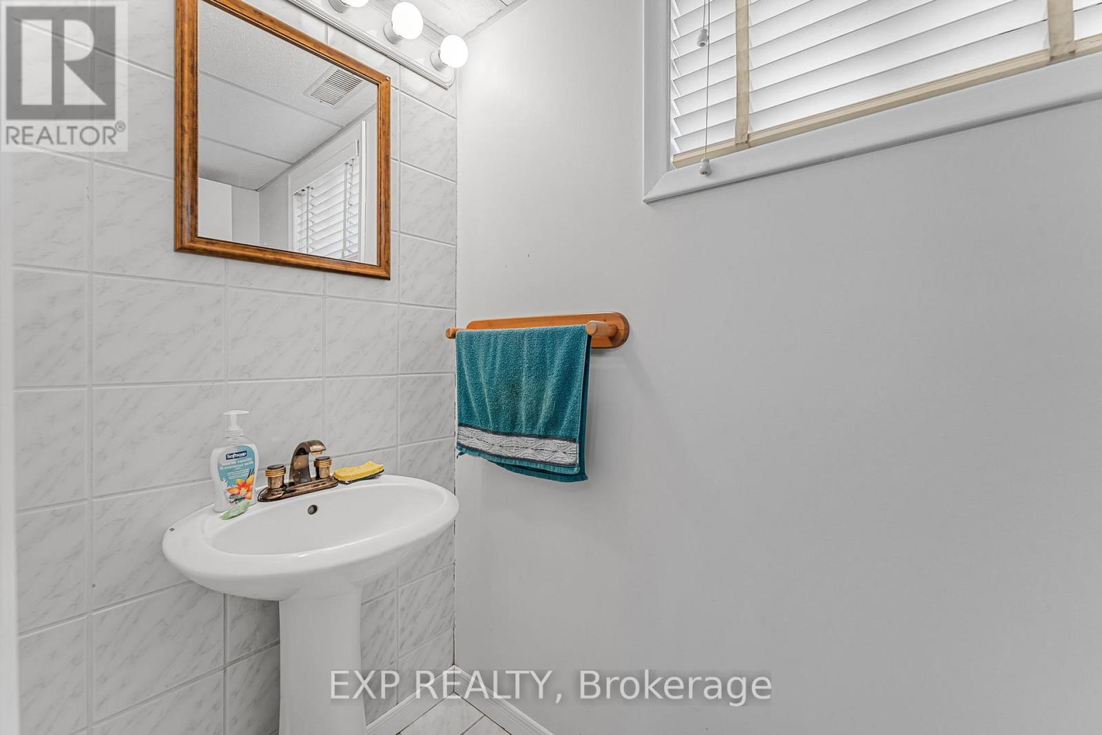611 Pinegrove Road, Oakville (Wo West), Ontario  L6K 2C5 - Photo 24 - W12329804