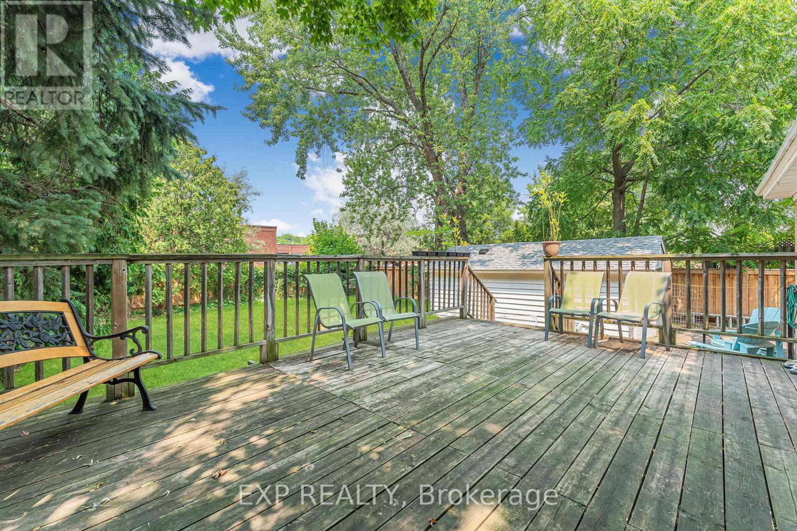 611 Pinegrove Road, Oakville (Wo West), Ontario  L6K 2C5 - Photo 32 - W12329804