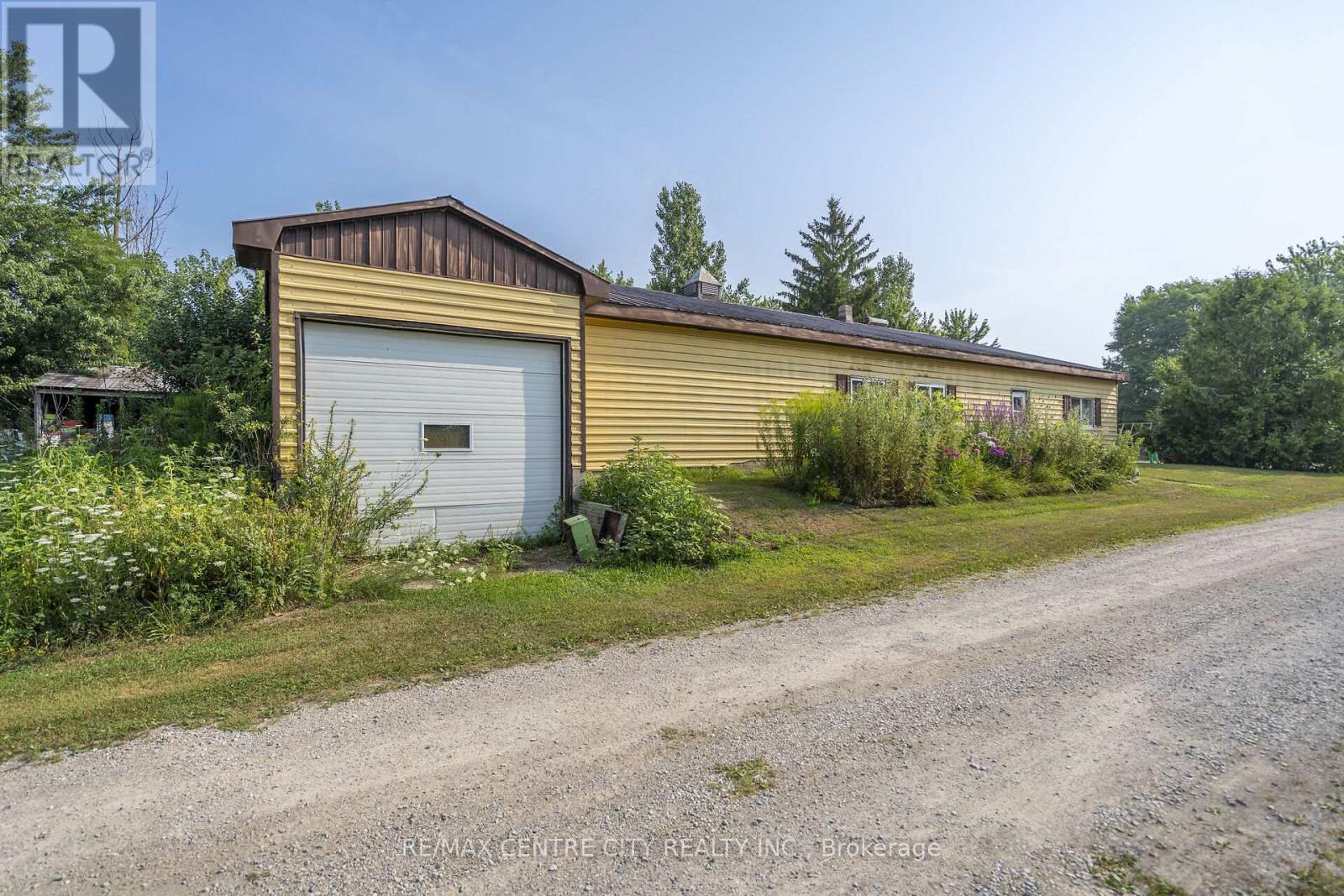 39006 Zurich-Hensall Road, Bluewater, Ontario  N0M 1X0 - Photo 25 - X12337728