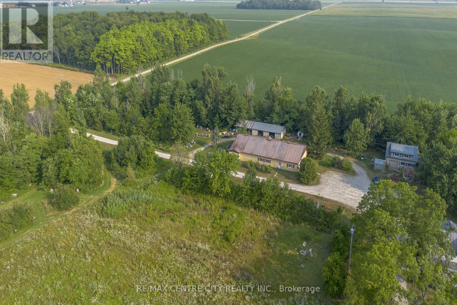 39006 Zurich-Hensall Road, Bluewater, Ontario  N0M 1X0 - Photo 4 - X12337728