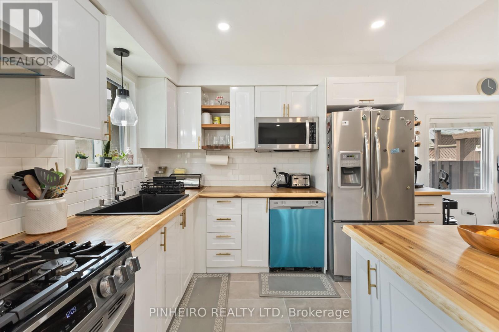 195 Portsmouth Crescent E, London East, Ontario  N5V 4C8 - Photo 10 - X12337789