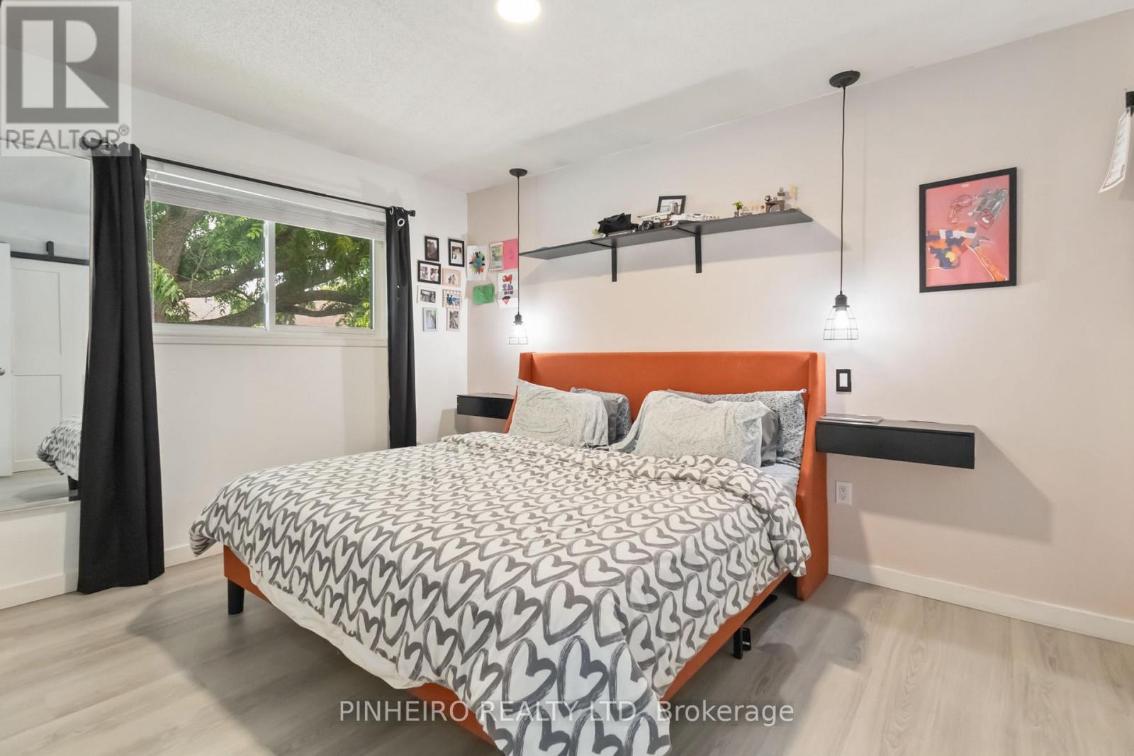 195 Portsmouth Crescent E, London East, Ontario  N5V 4C8 - Photo 12 - X12337789