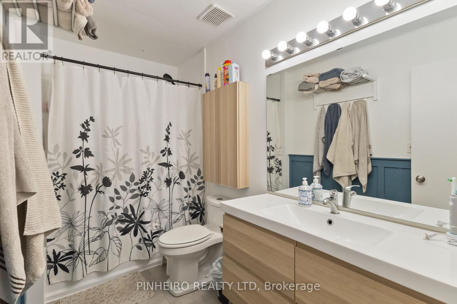 195 Portsmouth Crescent E, London East, Ontario  N5V 4C8 - Photo 16 - X12337789