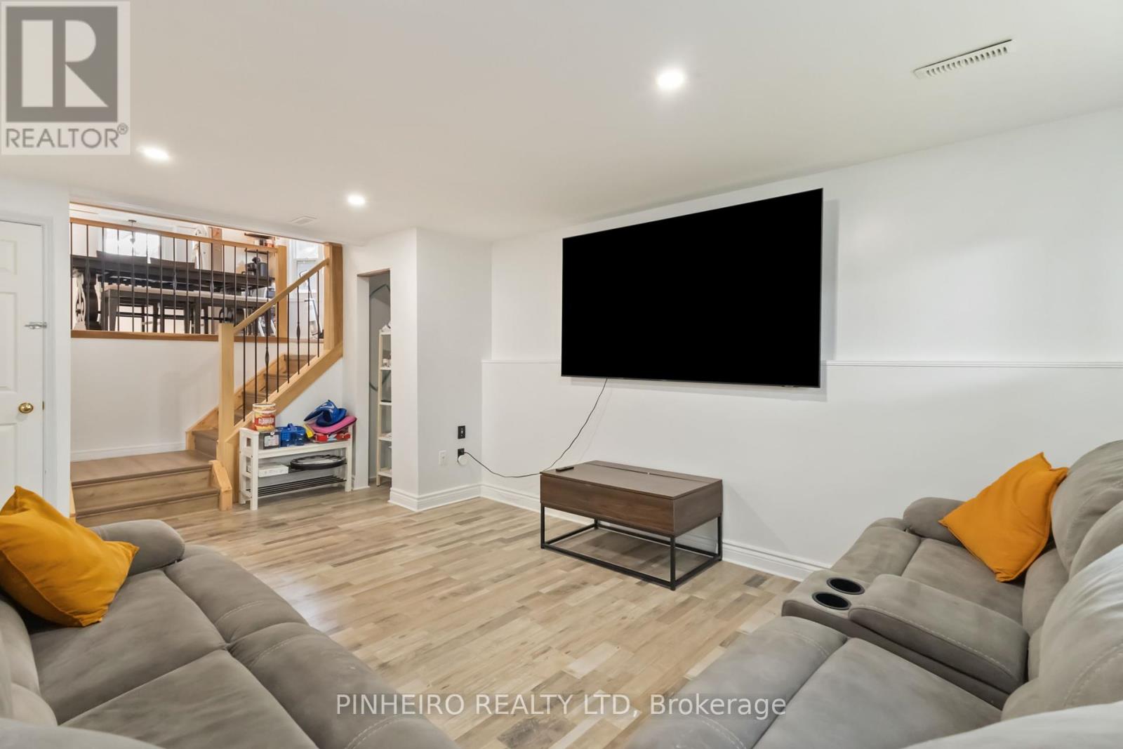 195 Portsmouth Crescent E, London East, Ontario  N5V 4C8 - Photo 17 - X12337789