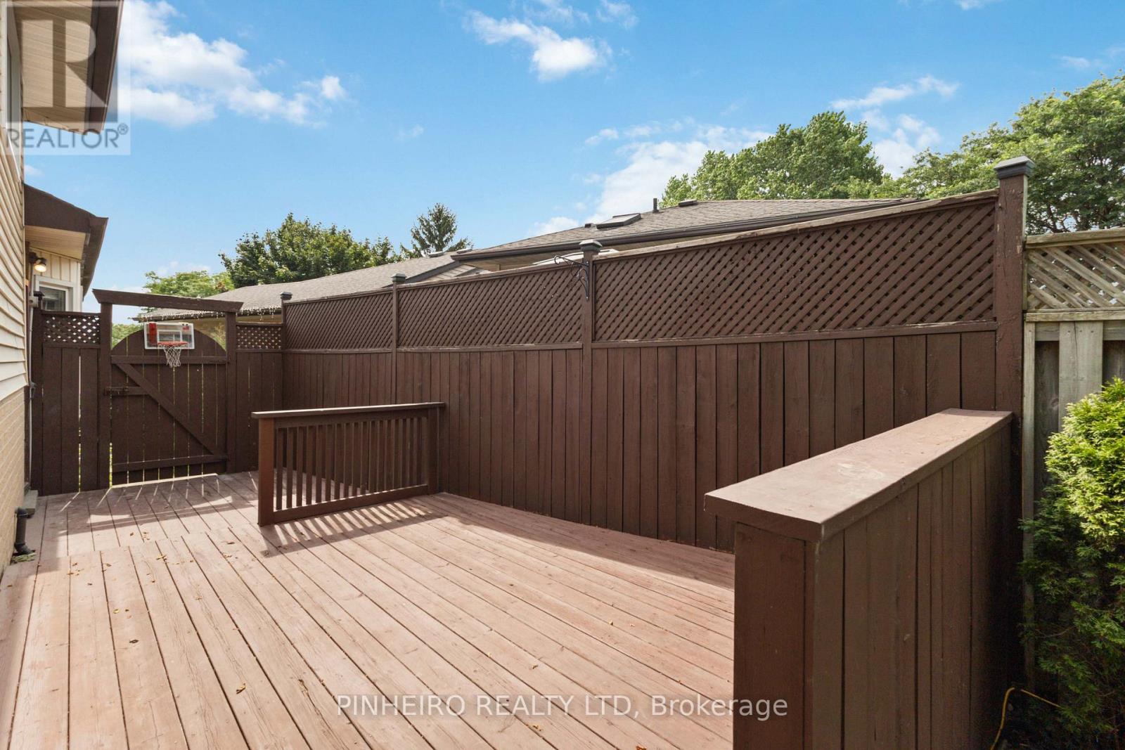 195 Portsmouth Crescent E, London East, Ontario  N5V 4C8 - Photo 24 - X12337789
