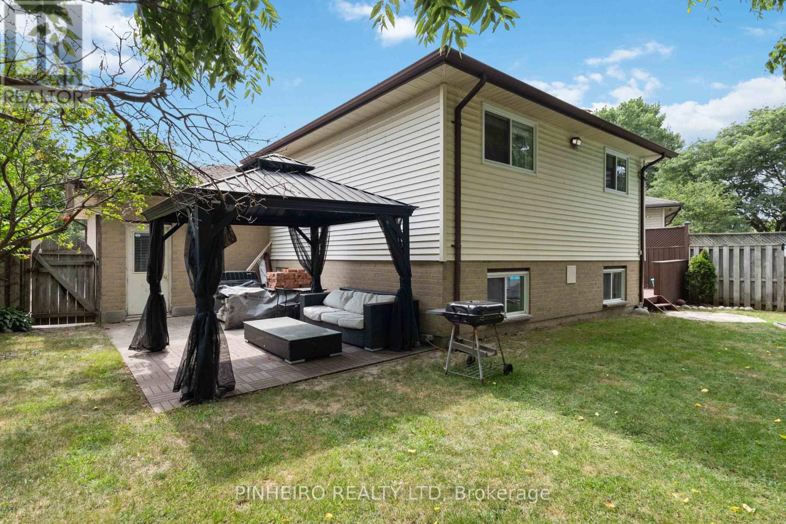 195 Portsmouth Crescent E, London East, Ontario  N5V 4C8 - Photo 25 - X12337789