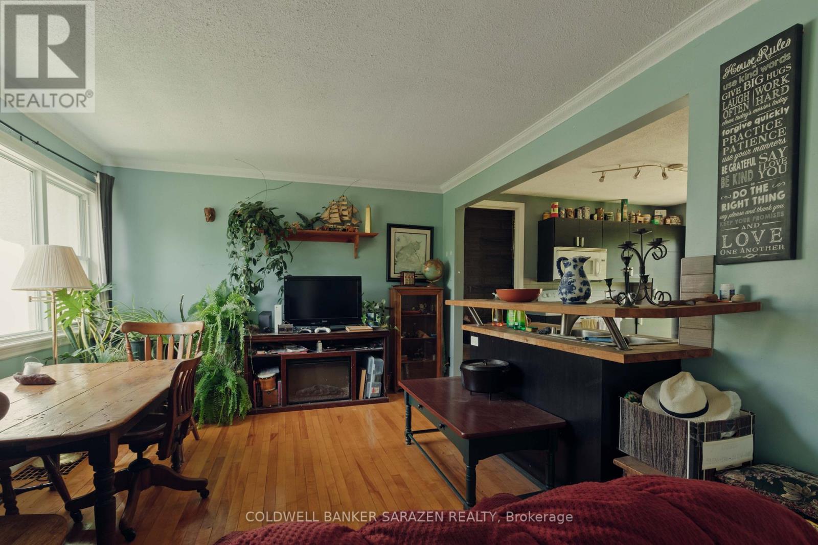 2013 Prince Of Wales Drive, Ottawa, Ontario  K2C 3J7 - Photo 2 - X12337724