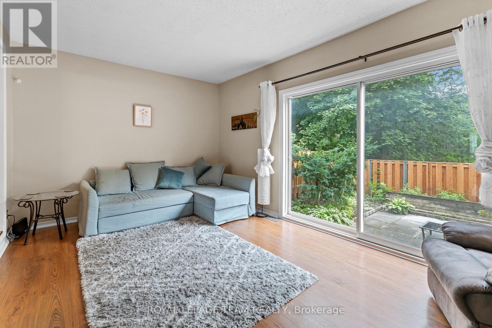 1120 Chimney Hill Way, Ottawa, Ontario  K1J 8Z6 - Photo 10 - X12337746