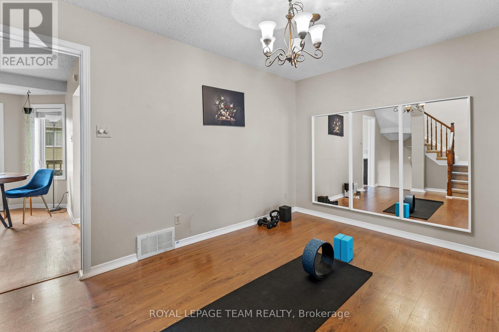 1120 Chimney Hill Way, Ottawa, Ontario  K1J 8Z6 - Photo 7 - X12337746