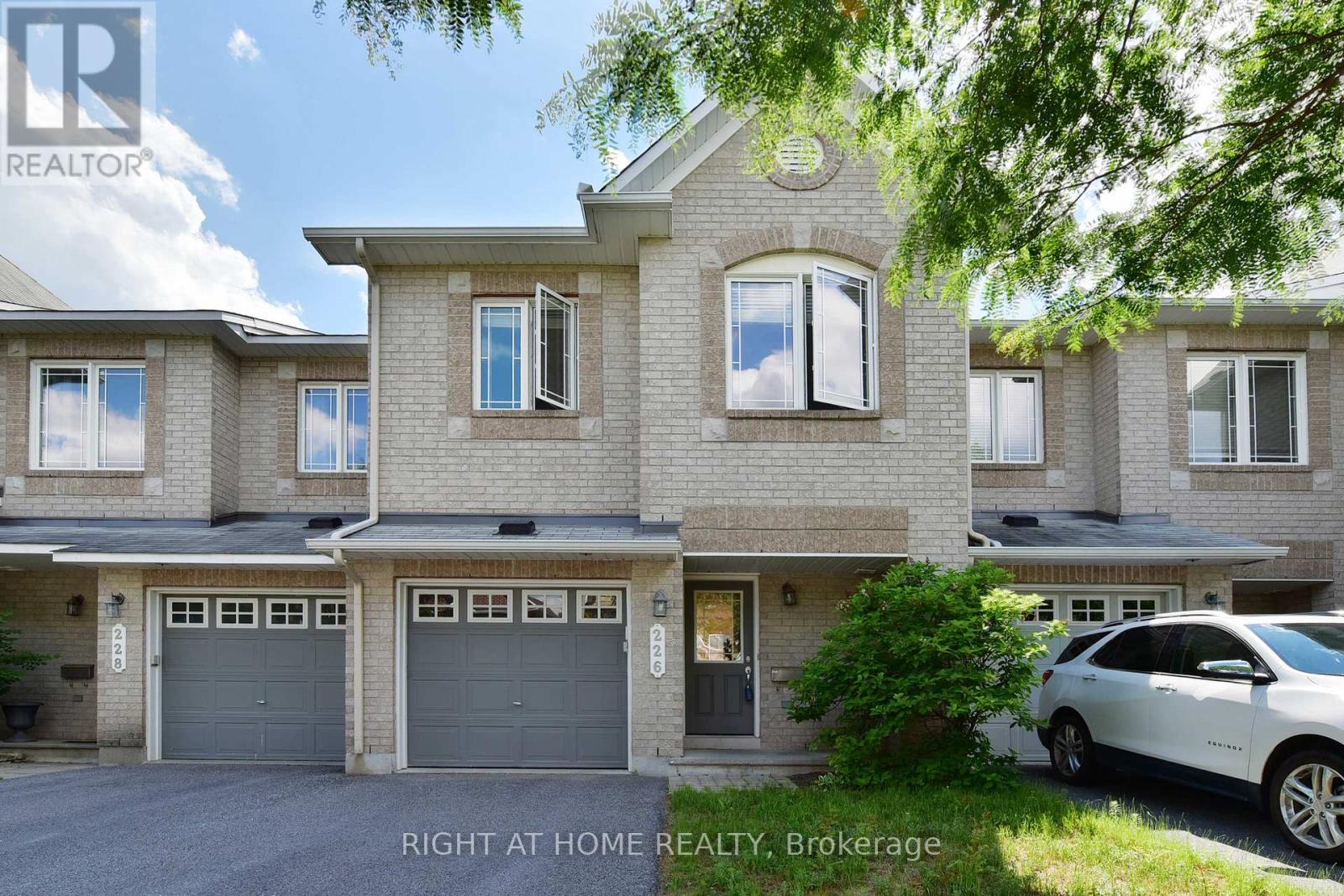 226 HUNTERBROOK STREET, Ottawa, Ontario