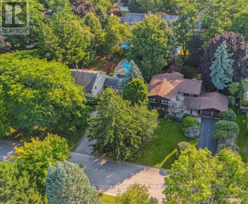 Property at 250 GATESTONE AVENUE image 2