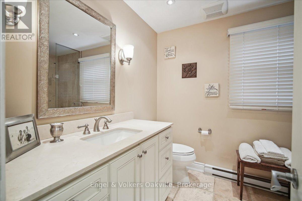 250 Gatestone Avenue, Oakville, Ontario  L6J 5R9 - Photo 22 - W12337765