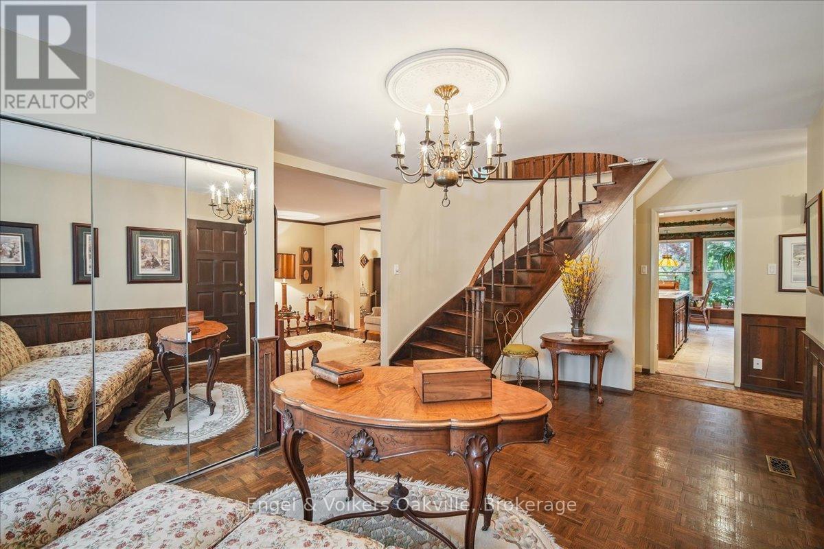 250 Gatestone Avenue, Oakville, Ontario  L6J 5R9 - Photo 7 - W12337765