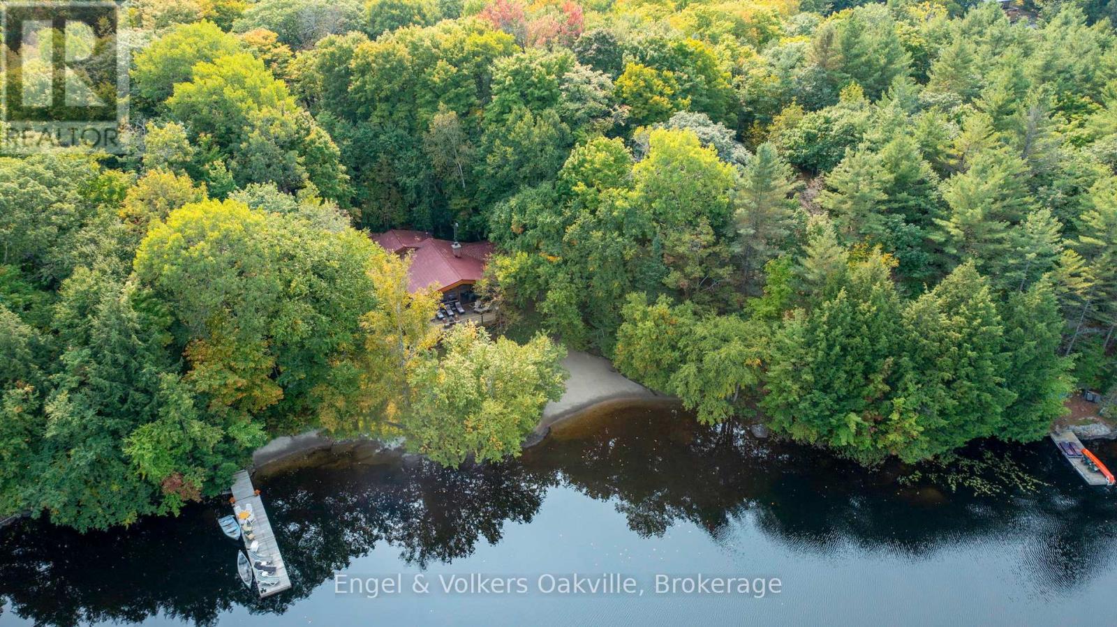 87 Dayeo Drive, Georgian Bay, Ontario  P0C 1H0 - Photo 2 - X12337767