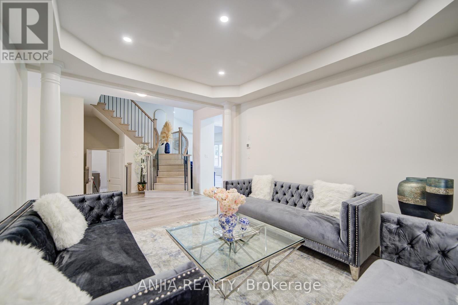 2036 Kurelo Drive, Oshawa, Ontario  L1K 0W7 - Photo 11 - E12337680