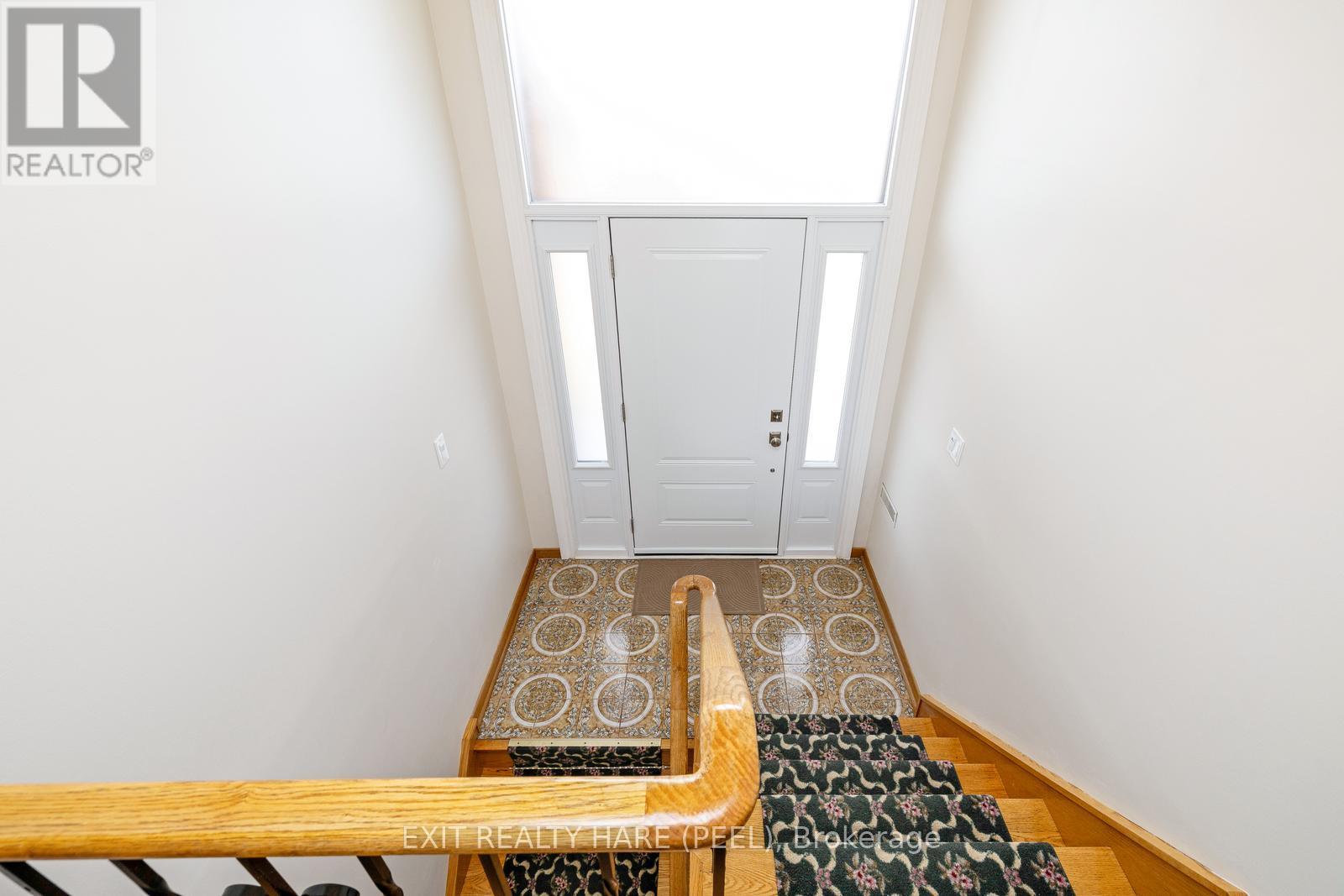 7 Meadowland Gate, Brampton, Ontario  L6W 3N8 - Photo 10 - W12319705