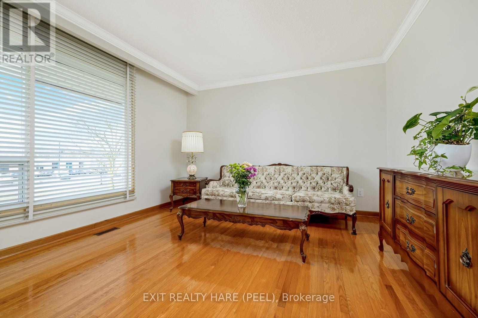 7 Meadowland Gate, Brampton, Ontario  L6W 3N8 - Photo 14 - W12319705