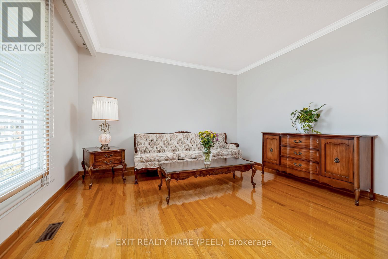 7 Meadowland Gate, Brampton, Ontario  L6W 3N8 - Photo 13 - W12319705