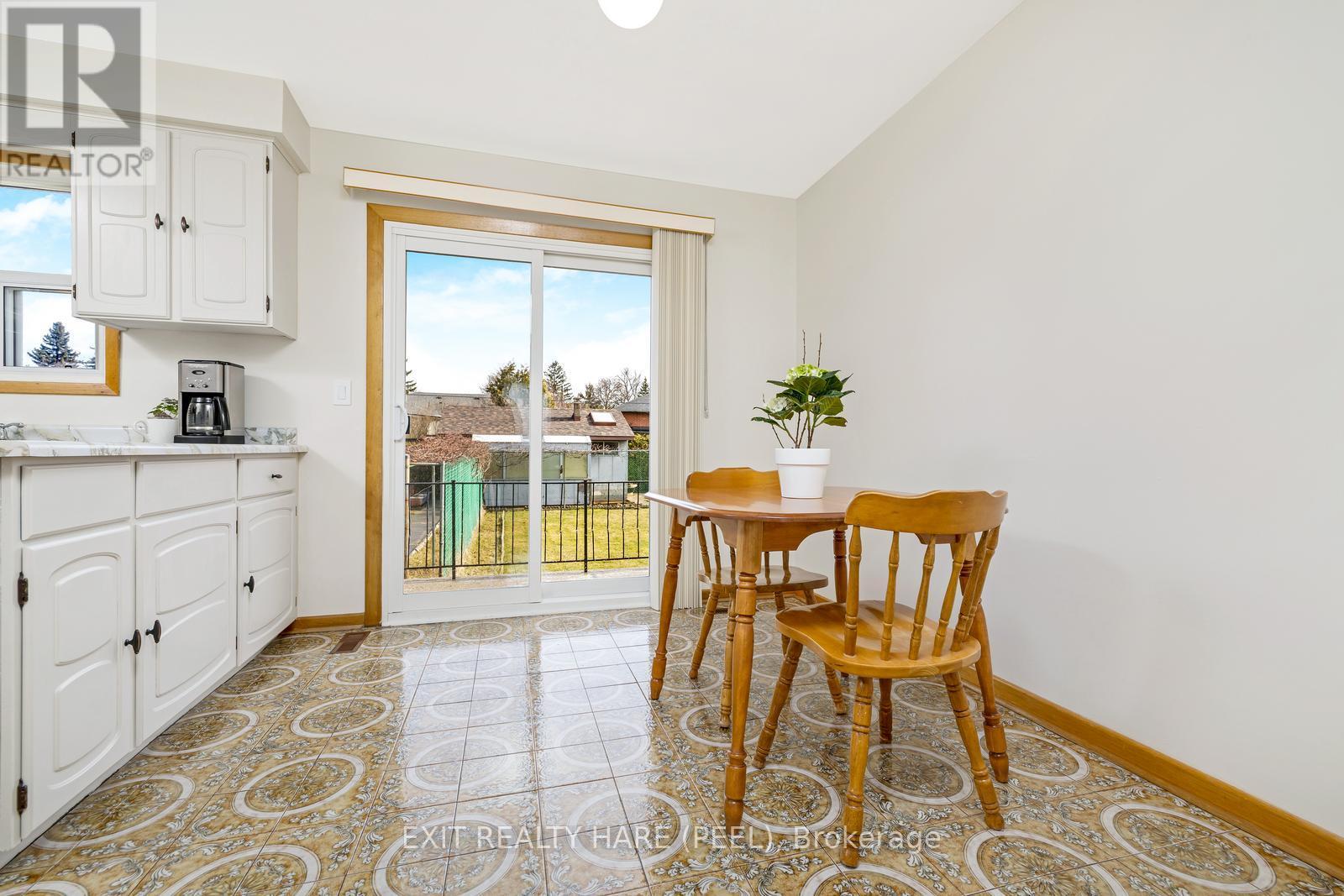 7 Meadowland Gate, Brampton, Ontario  L6W 3N8 - Photo 20 - W12319705