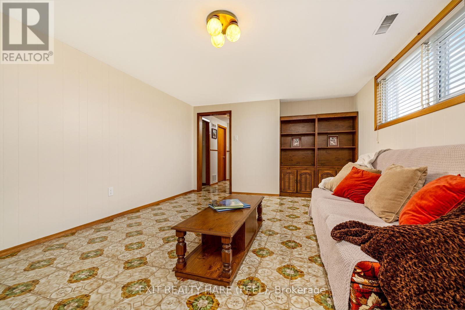 7 Meadowland Gate, Brampton, Ontario  L6W 3N8 - Photo 36 - W12319705