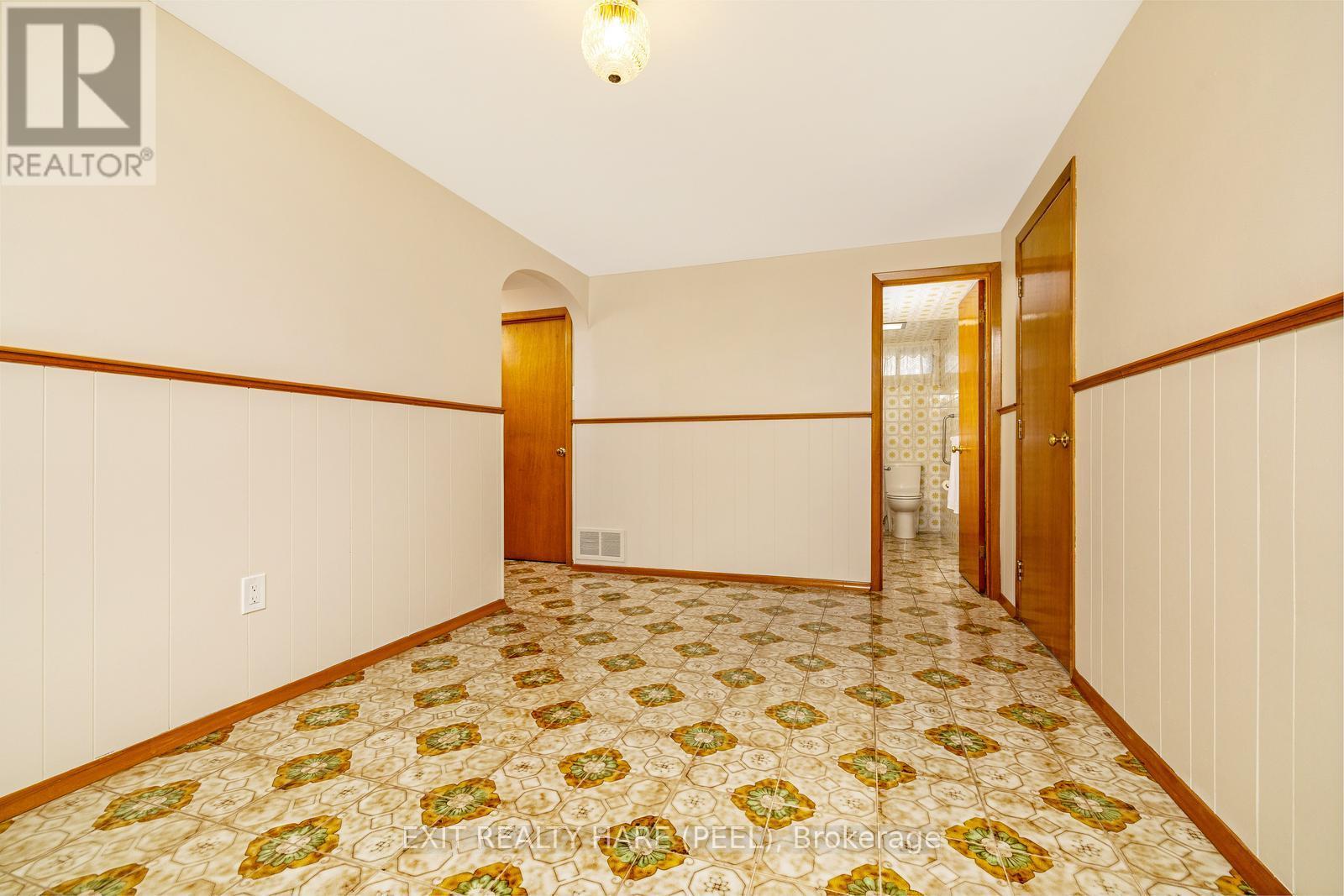 7 Meadowland Gate, Brampton, Ontario  L6W 3N8 - Photo 32 - W12319705