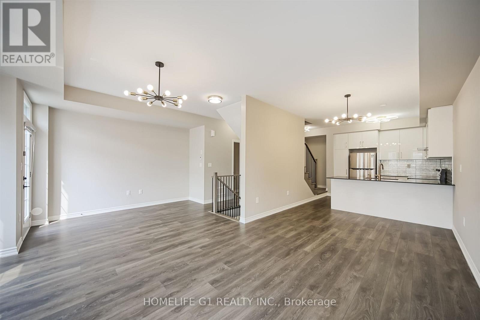 7 Mel Irving Drive, Bradford West Gwillimbury, Ontario  L3Z 4P2 - Photo 10 - N12337689