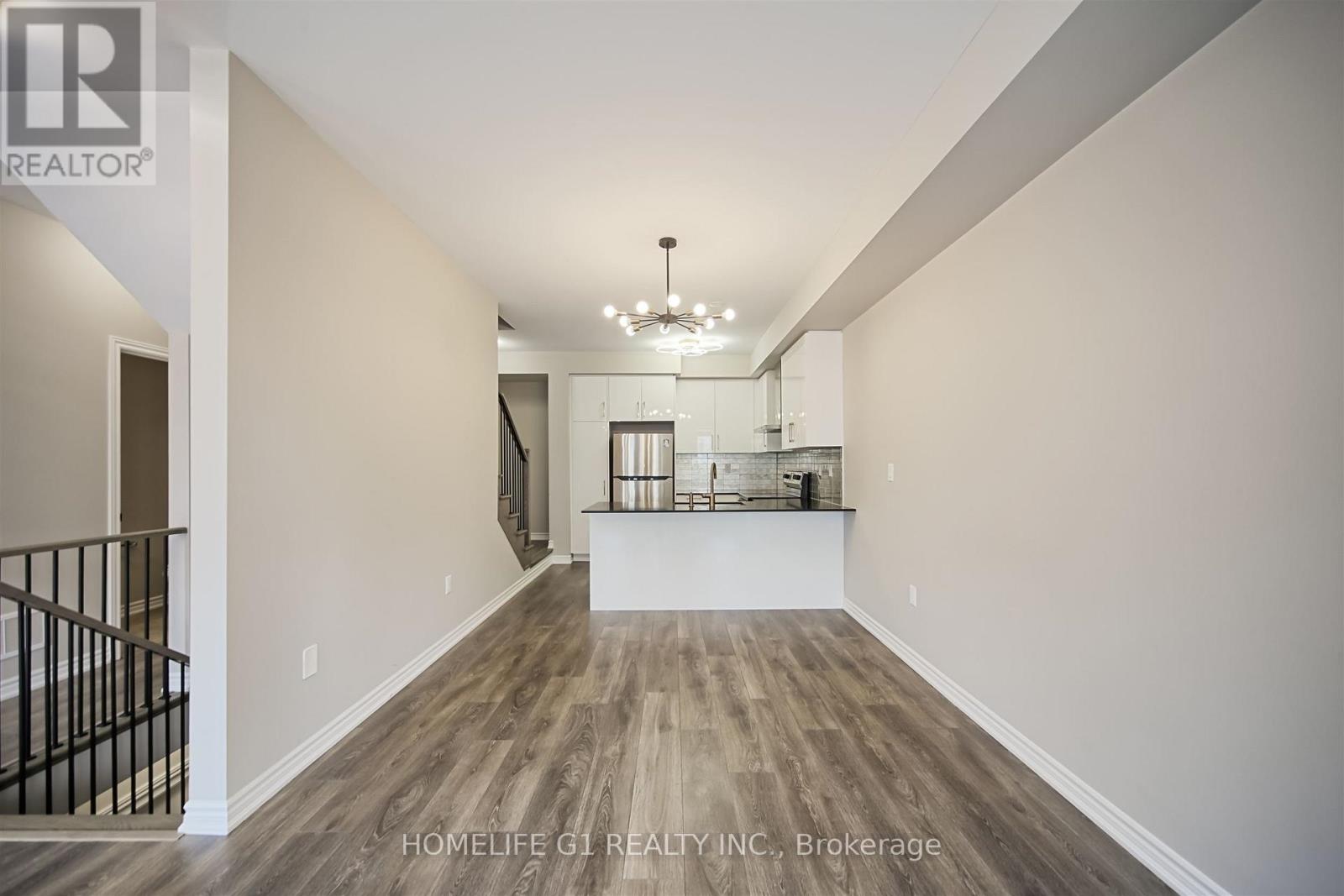 7 Mel Irving Drive, Bradford West Gwillimbury, Ontario  L3Z 4P2 - Photo 11 - N12337689