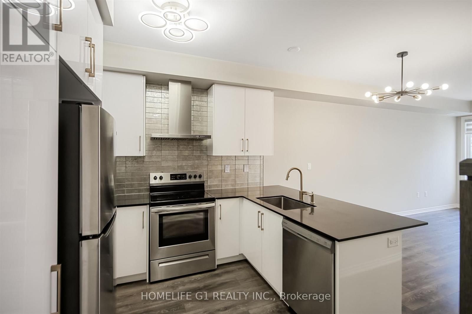 7 Mel Irving Drive, Bradford West Gwillimbury, Ontario  L3Z 4P2 - Photo 14 - N12337689