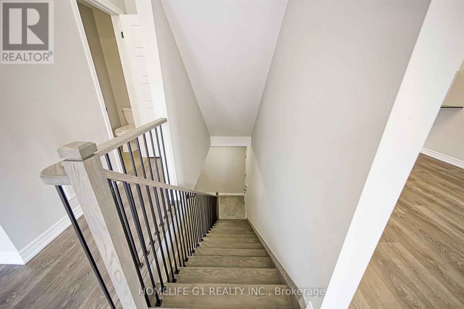 7 Mel Irving Drive, Bradford West Gwillimbury, Ontario  L3Z 4P2 - Photo 21 - N12337689