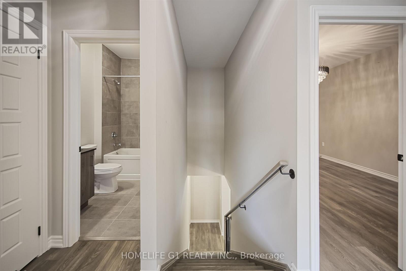 7 Mel Irving Drive, Bradford West Gwillimbury, Ontario  L3Z 4P2 - Photo 22 - N12337689