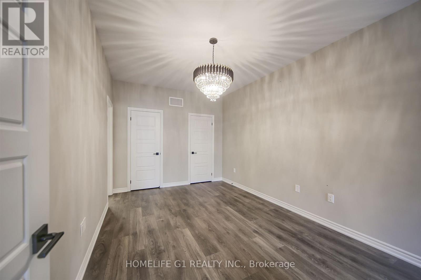 7 Mel Irving Drive, Bradford West Gwillimbury, Ontario  L3Z 4P2 - Photo 25 - N12337689