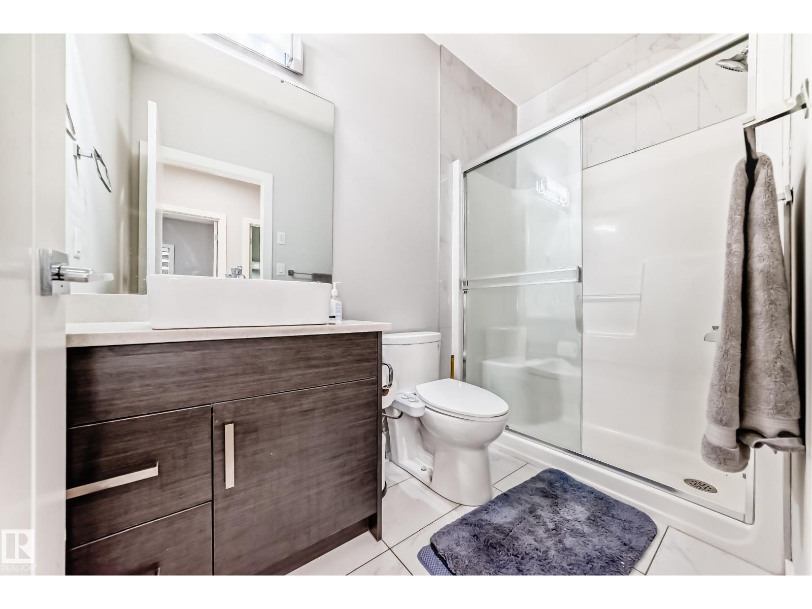 Property at 6105 19A AV SW image 4