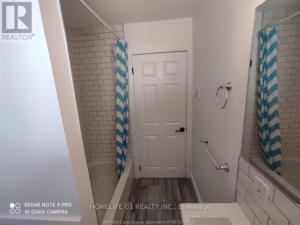496 Caron Avenue, Windsor, Ontario  N9A 5B4 - Photo 10 - X12337709