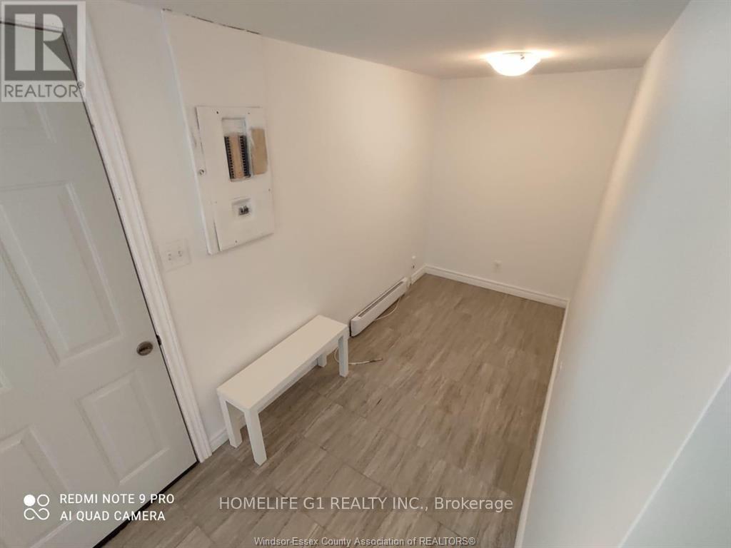 496 Caron Avenue, Windsor, Ontario  N9A 5B4 - Photo 13 - X12337709