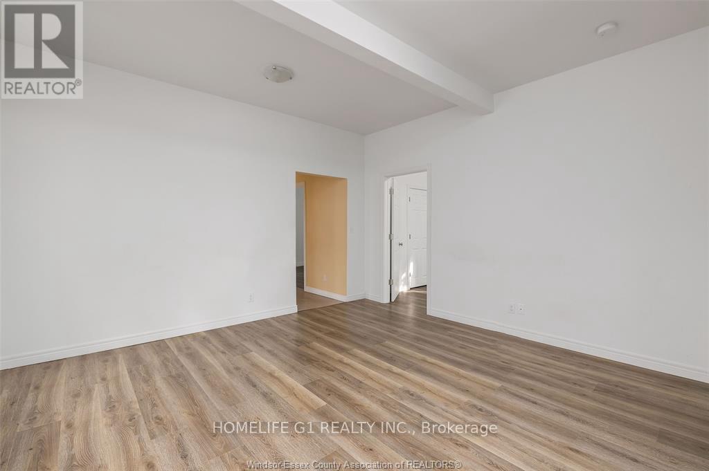 496 Caron Avenue, Windsor, Ontario  N9A 5B4 - Photo 17 - X12337709