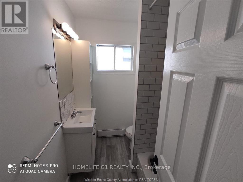 496 Caron Avenue, Windsor, Ontario  N9A 5B4 - Photo 7 - X12337709