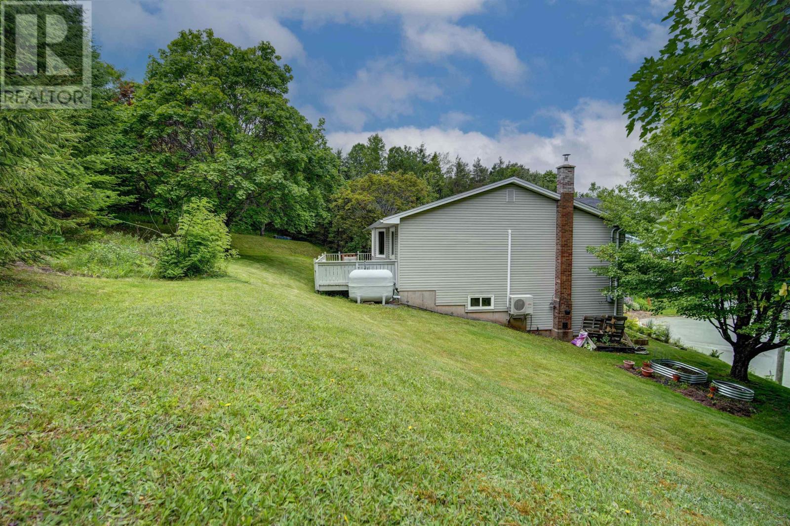 17 Crystal Court, Lower Sackville, Nova Scotia  B4C 3P8 - Photo 9 - 202515444