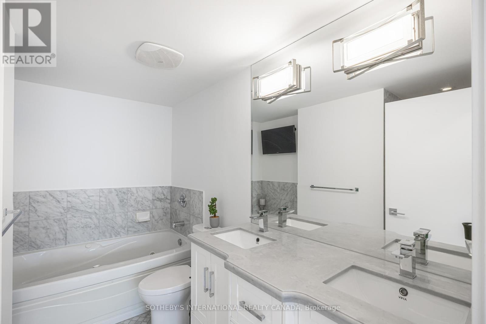 1901 - 438 King Street W, Toronto, Ontario  M5V 1L4 - Photo 12 - C12337714