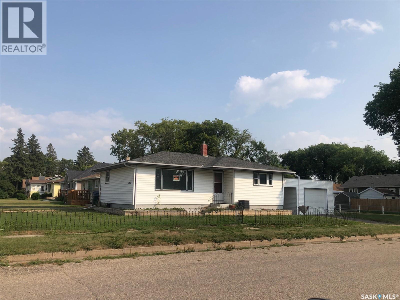 303 Fourth AVENUE E, Canora, Saskatchewan