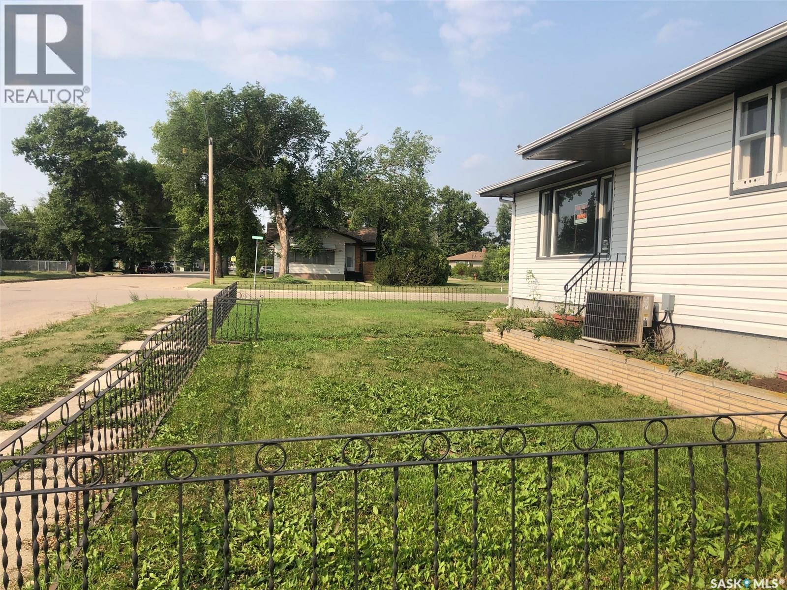 303 Fourth Avenue E, Canora, Saskatchewan  S0A 0L0 - Photo 44 - SK015288